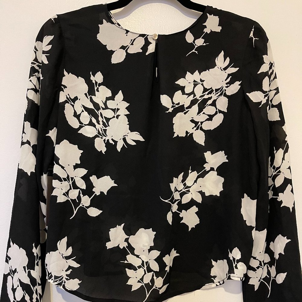 Camuto Floral Blouse - New with Tags - Picture 5 of 6